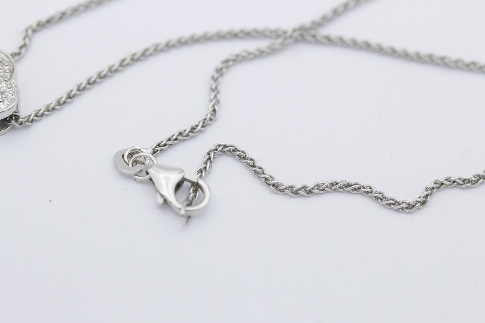 Zarte Damen Halskette mit Herz Anhänger aus 585 / 14k Weißgold mit Diamanten