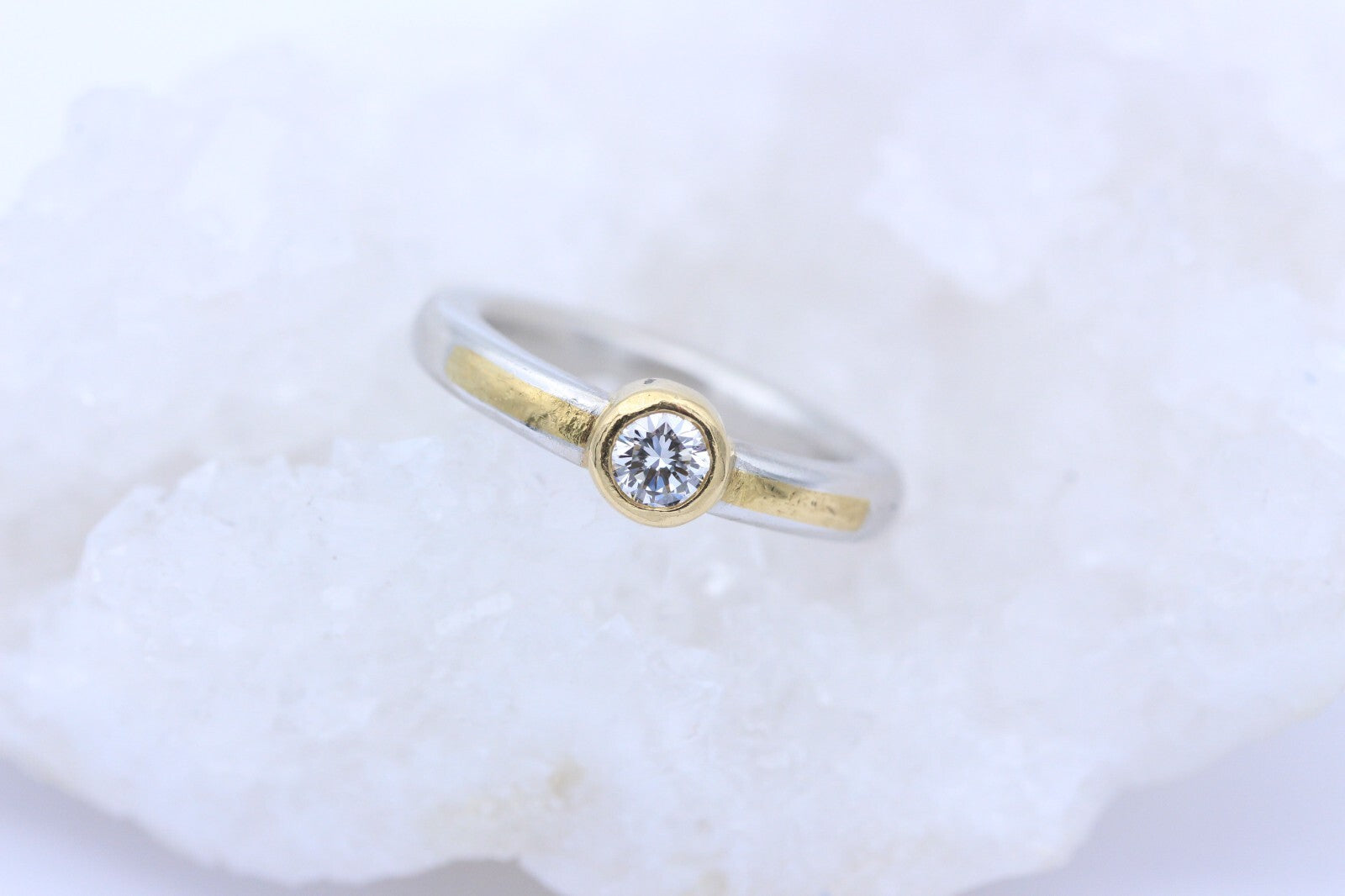 Massiver Platin / Gold Ring aus 950 Platin mit ein Brillant ca. 0,30 ct.
