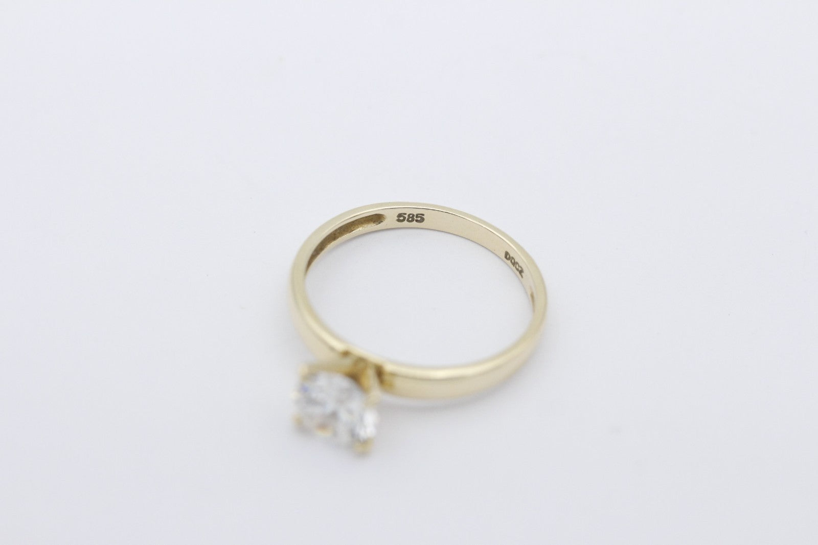 Wunderschöner Solitär Damen Ring aus 585 / 14 Karat Gelbgold mit ein Zirkonia