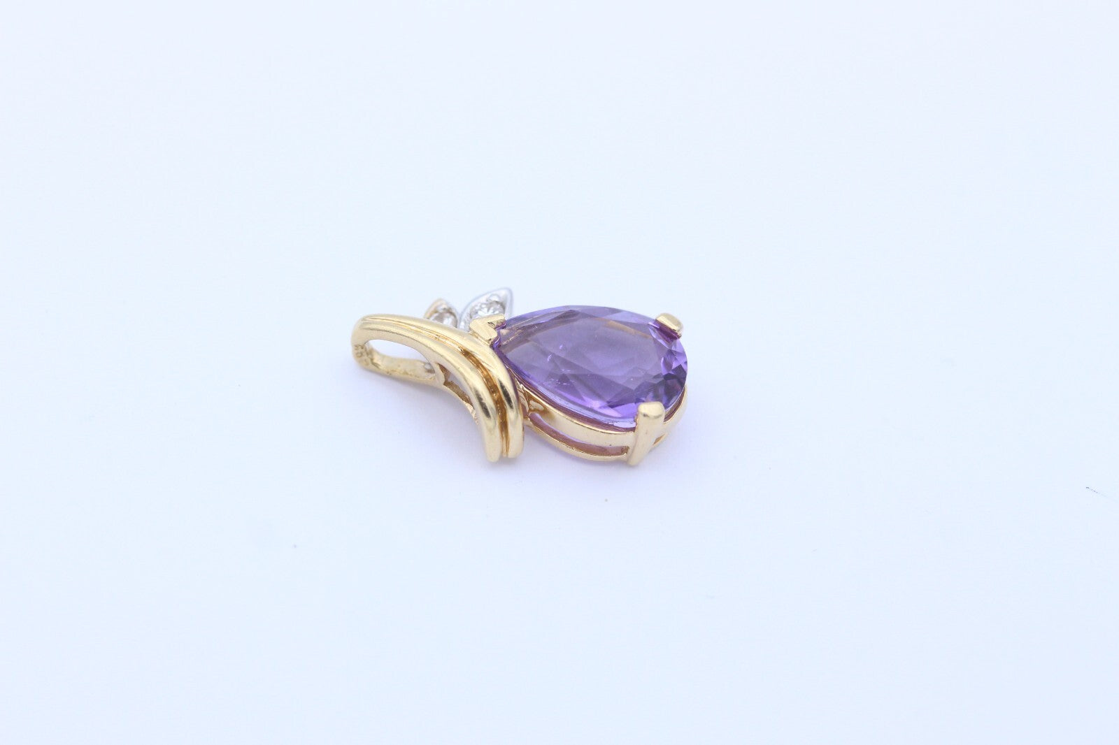 Traumahfter Damen Anhänger mit Amethyst & Diamanten aus 585 / 14k Gelbgold
