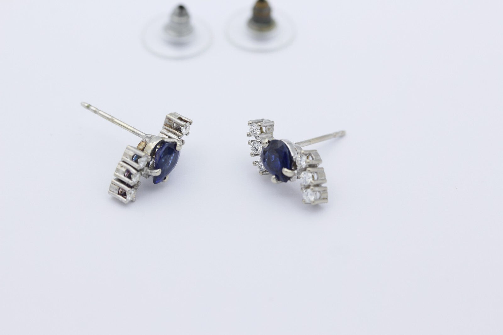 Traumhafte Damen Ohrstecker Ohrschmuck aus 585 Weißgold mit Saphir & Diamanten