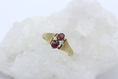 Zarter Damen Gold Ring aus 585 / 14k Gelbgold mit Rubin & Diamanten | Gr. 58