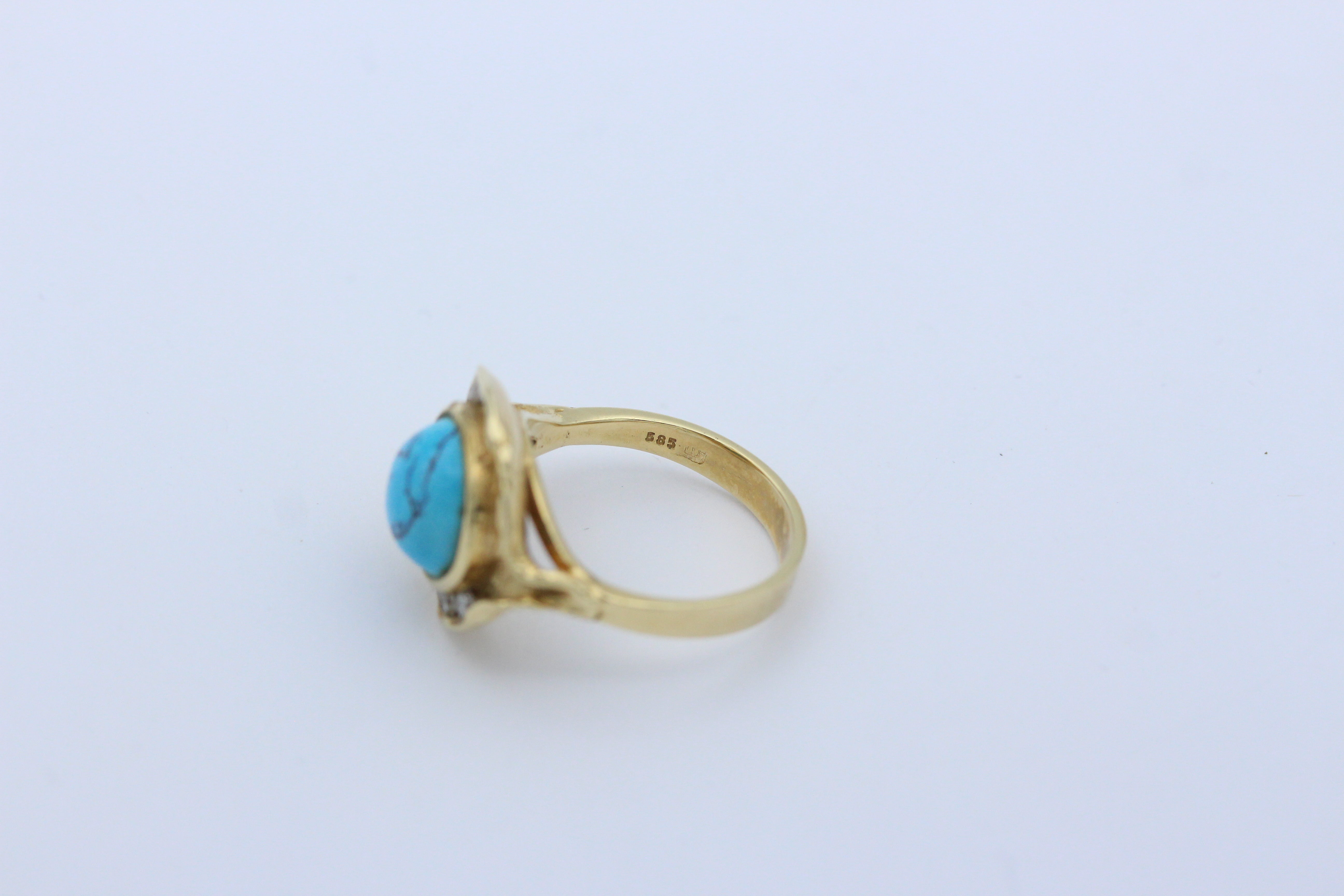 Schöner Gold Ring aus 585 / 14k Gelbgold mit ein Türkis & 5 Brillanten ca. 0,15 ct.